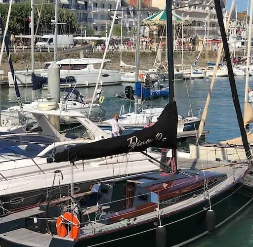 Apartment 3tres Beau Logement, Idealement Situe , Plages, Port & Velo A Disp